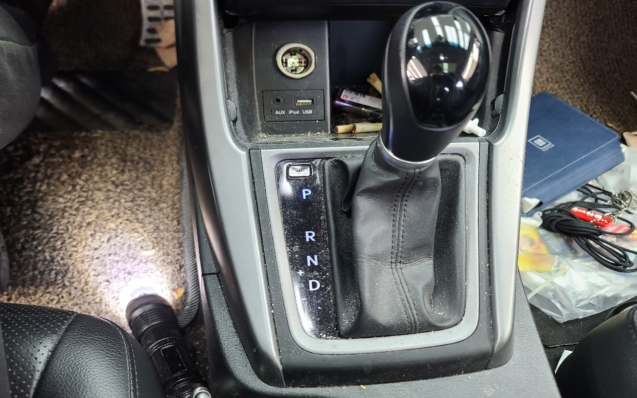 Hyundai Avante_2014_ 101k_Diesel