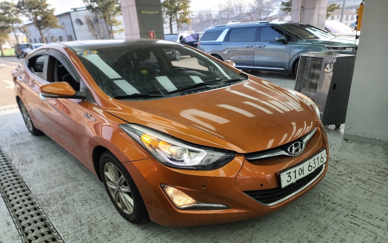 Hyundai Avante_2014_ 101k_Diesel