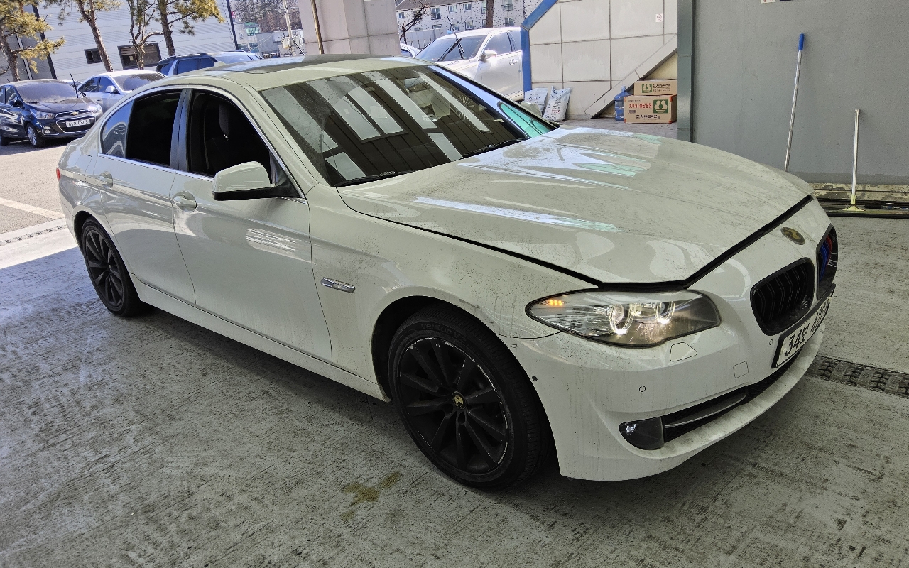 BMW 528i_2011_131k_Benzin