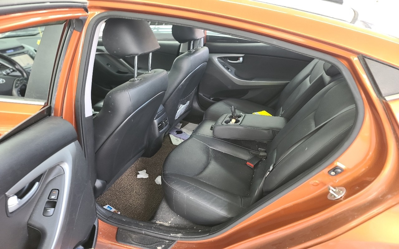 Hyundai Avante_2014_ 101k_Diesel