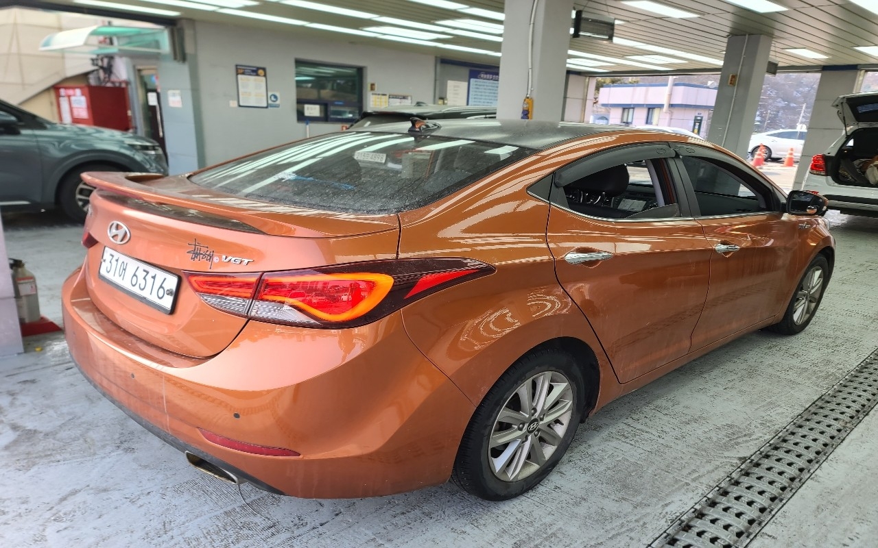 Hyundai Avante_2014_ 101k_Diesel