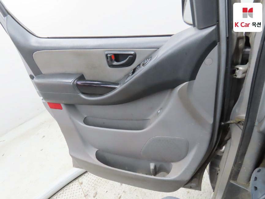 Hyundai_Grand Starex_5-passenger van CVX Deluxe_2015