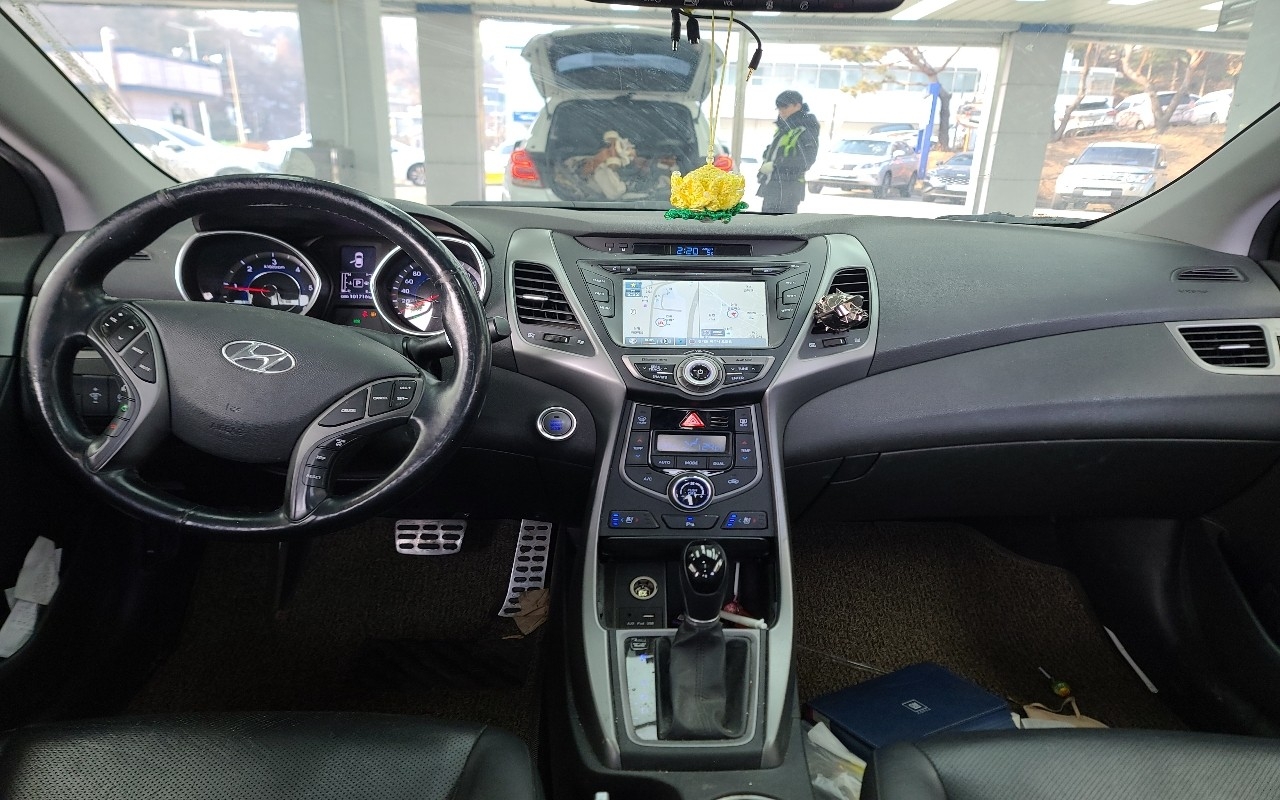 Hyundai Avante_2014_ 101k_Diesel