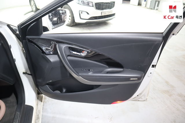 Hyundai_Grandeur_HG HG240 Modern_2013