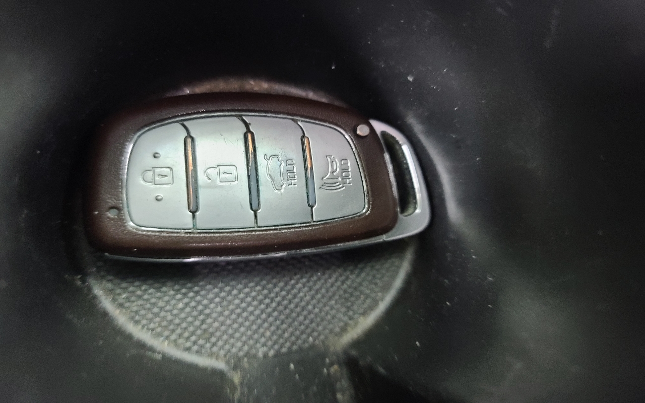 Hyundai Avante_2014_ 101k_Diesel