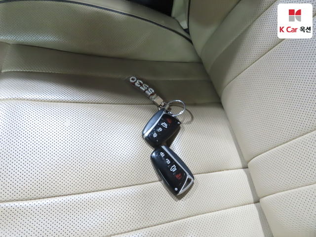 Hyundai_Genesis _DH G330 Premium AWD_2014