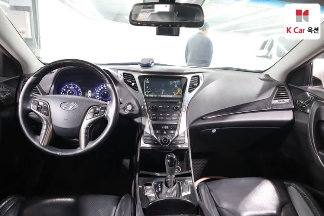 Hyundai_Grandeur_HG HG240 Modern_2013