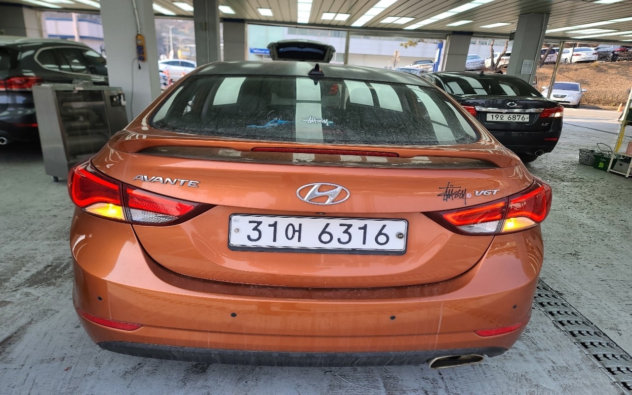 Hyundai Avante_2014_ 101k_Diesel