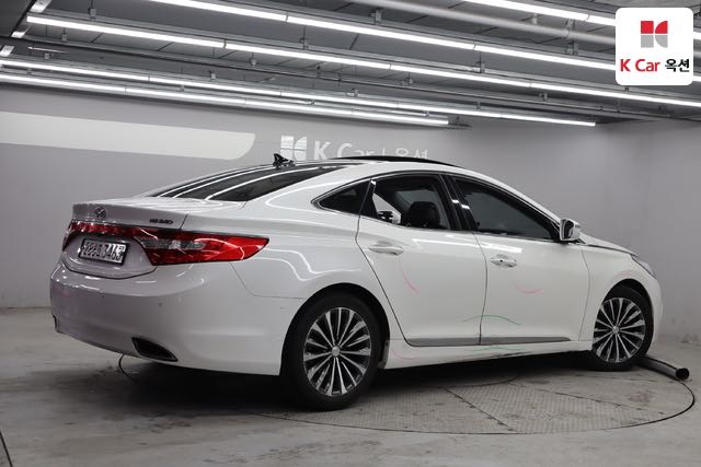 Hyundai_Grandeur_HG HG240 Modern_2013