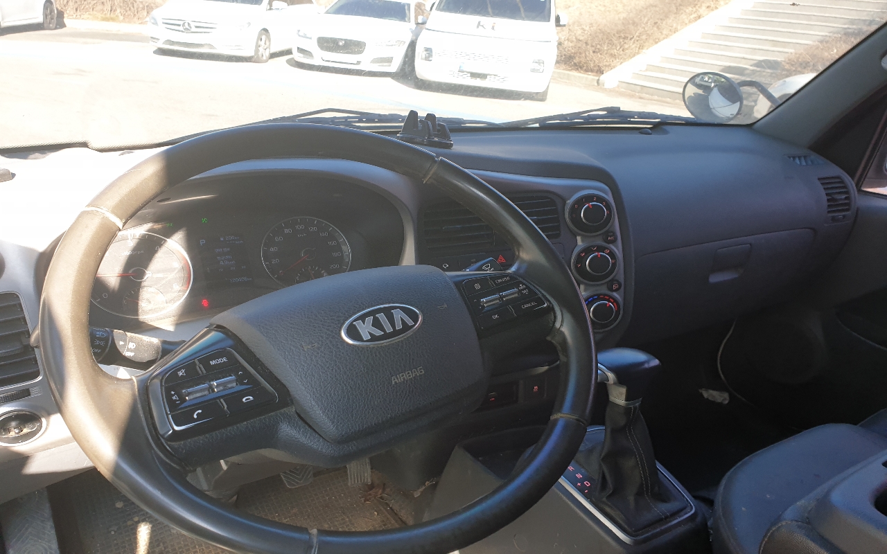 Kia Bongo_2020_120k_Diesel