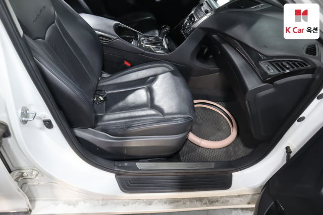 Hyundai_Grandeur_HG HG240 Modern_2013