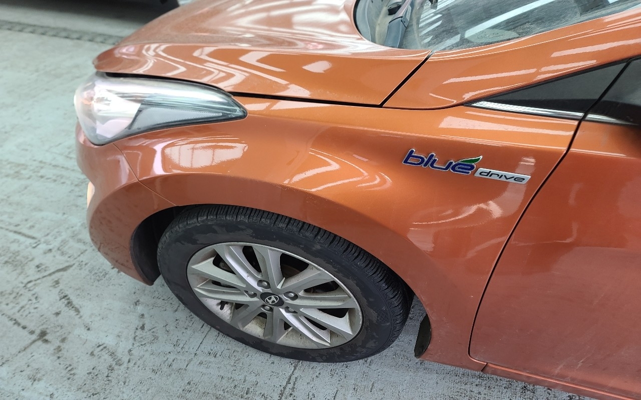 Hyundai Avante_2014_ 101k_Diesel